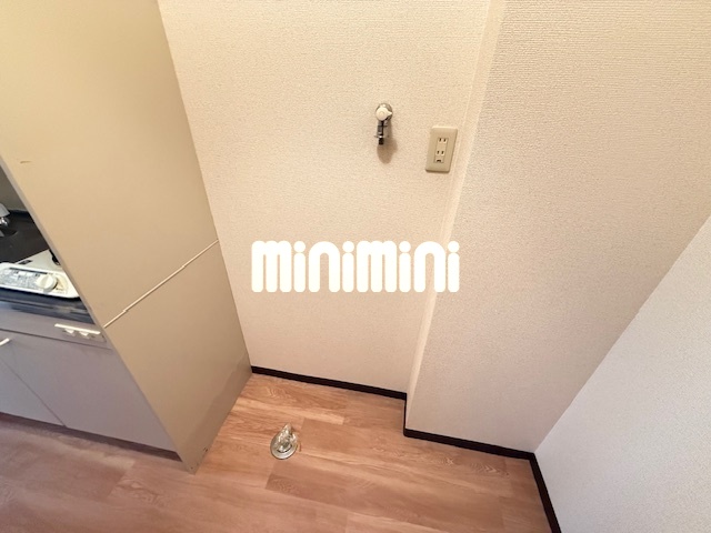 ����11