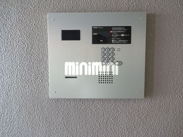 ����12