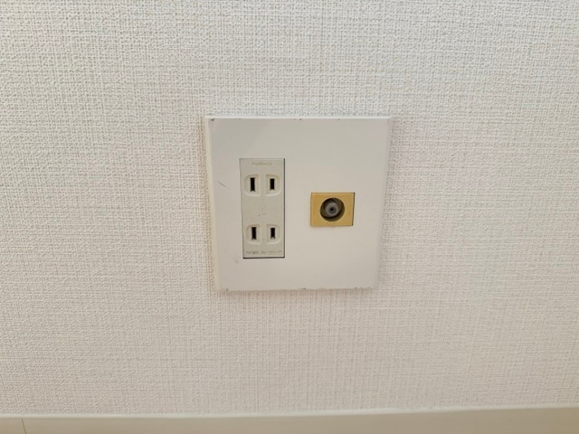 ����21