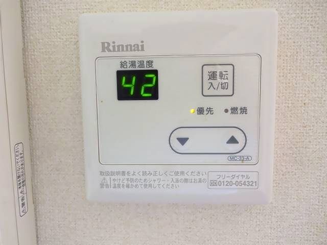 ����13