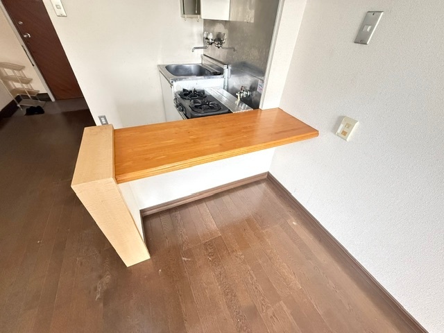����18