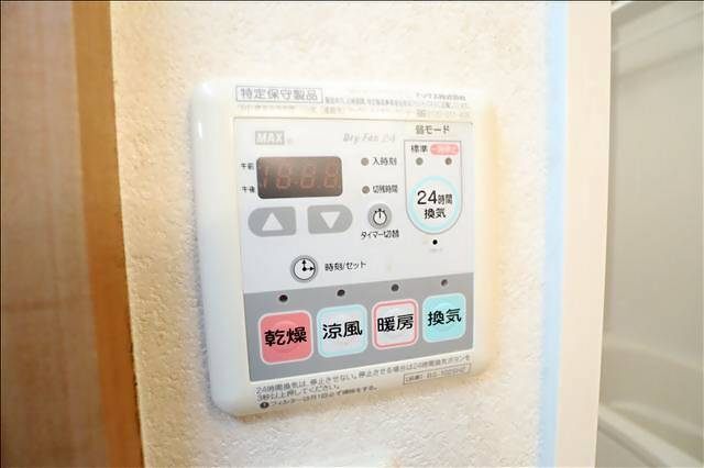����10