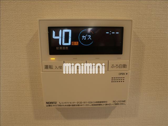 ����12