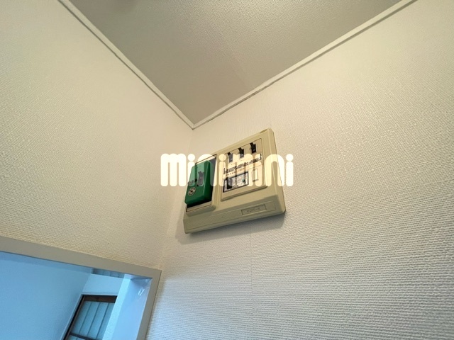 ����11