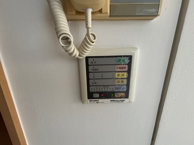 ����15