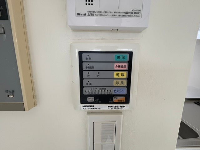 ����12