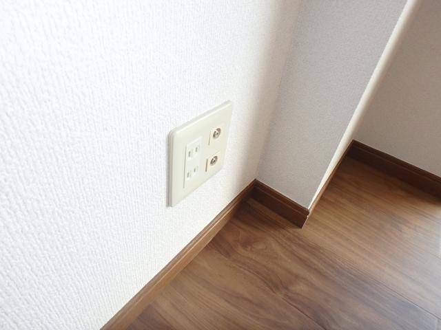 ����13