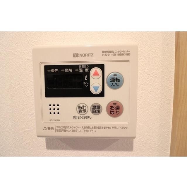 ����10