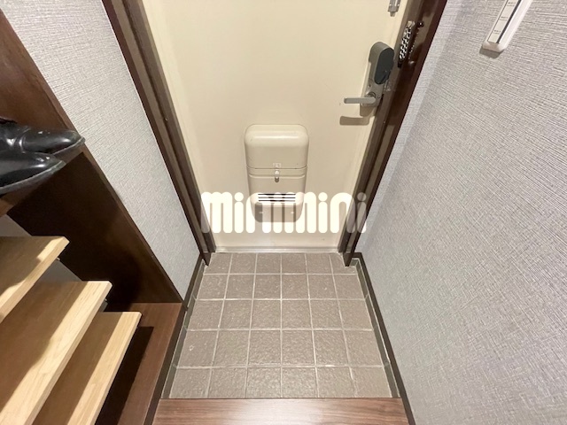 ����8