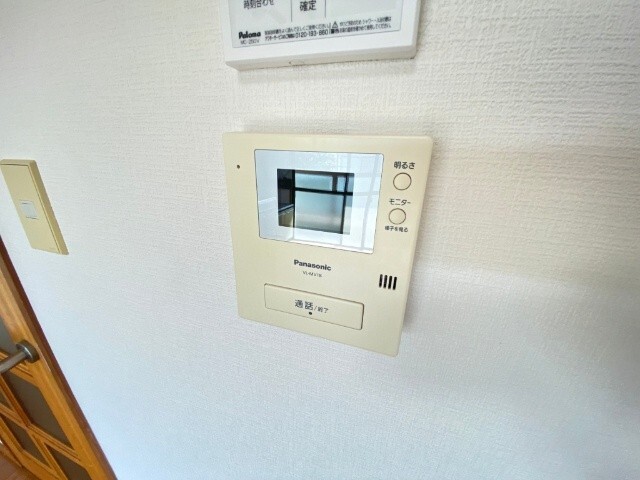 ����10