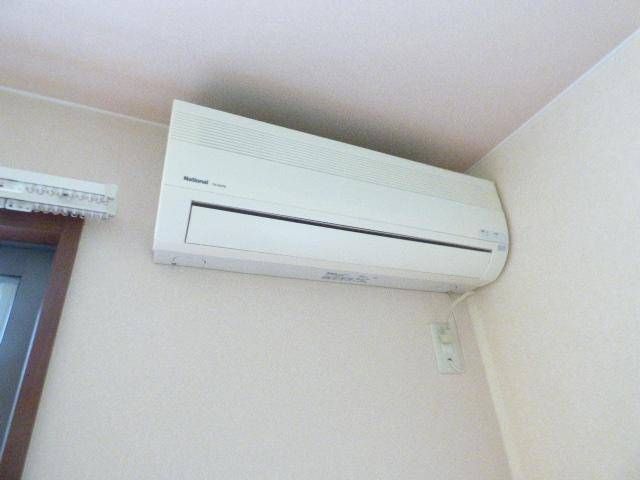 ����15