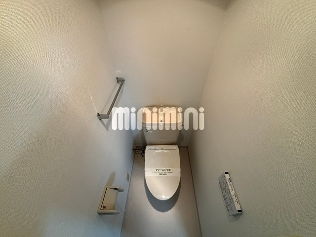 ����4