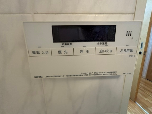 ����18