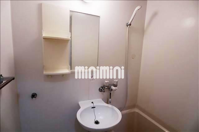 ����5