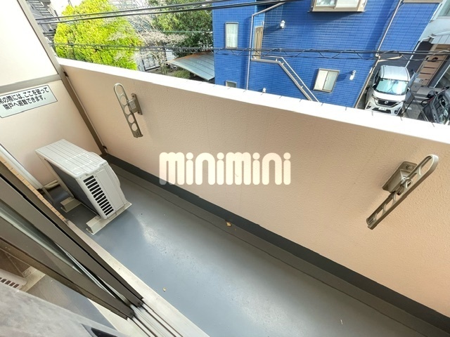 ����9