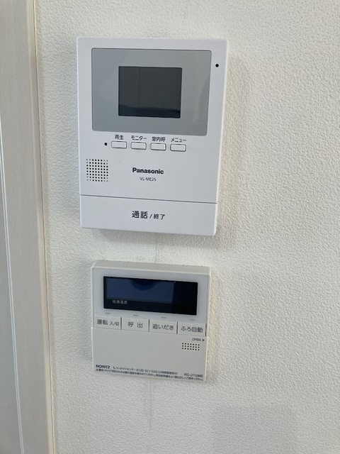 ����10