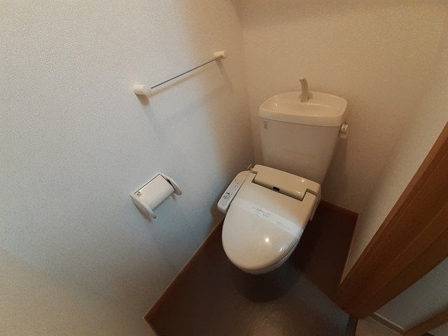 ����4