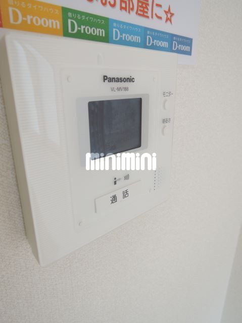 ����9