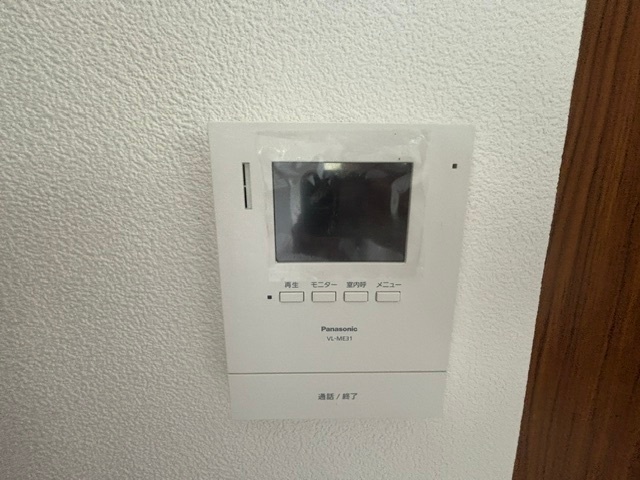 ����9