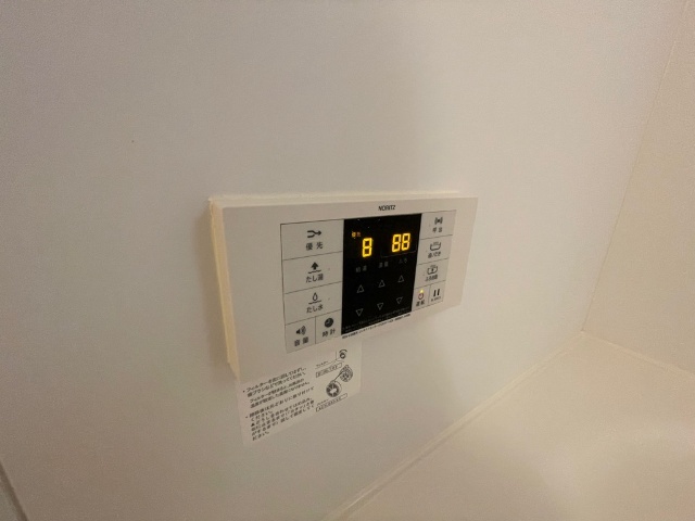 ����16