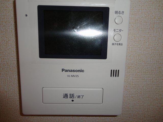 ����9