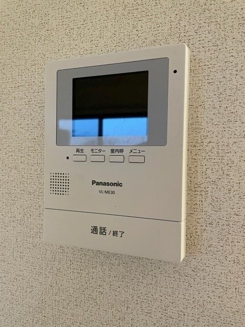 ����9