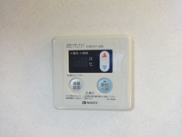 ����9
