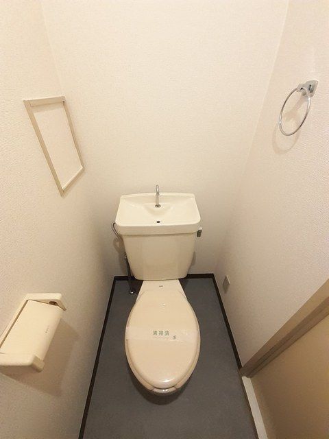 ����4