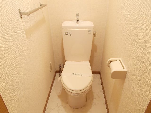 ����4