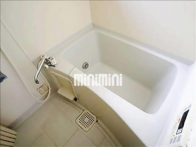 ����4