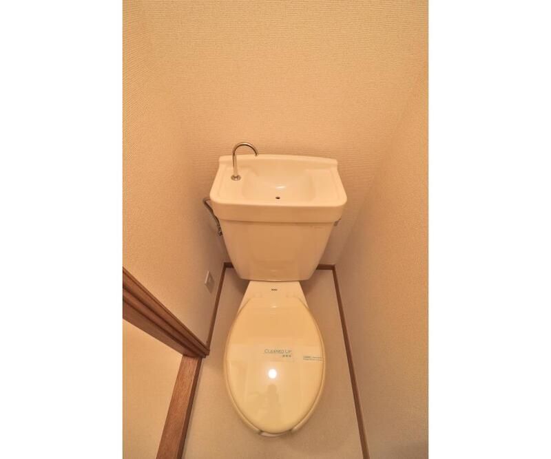 ����4