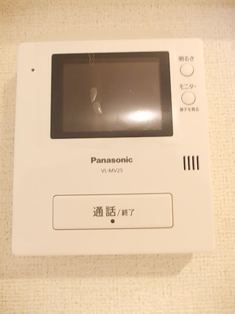 ����9