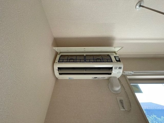 ����10