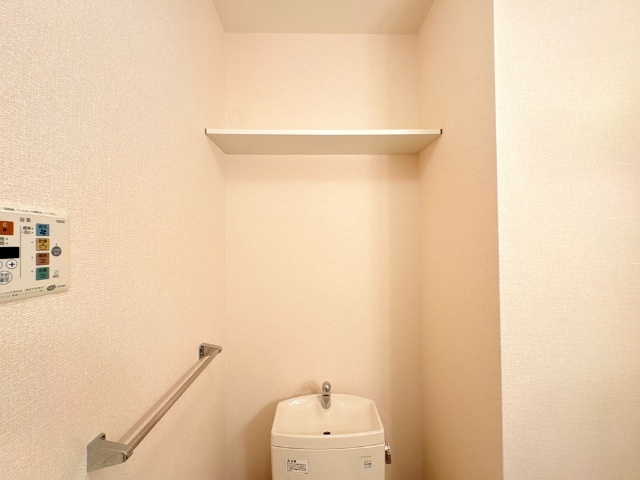 ����24