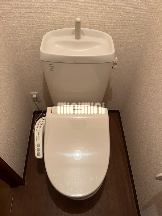 ����4