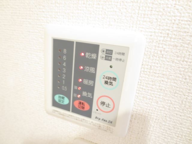 ����13