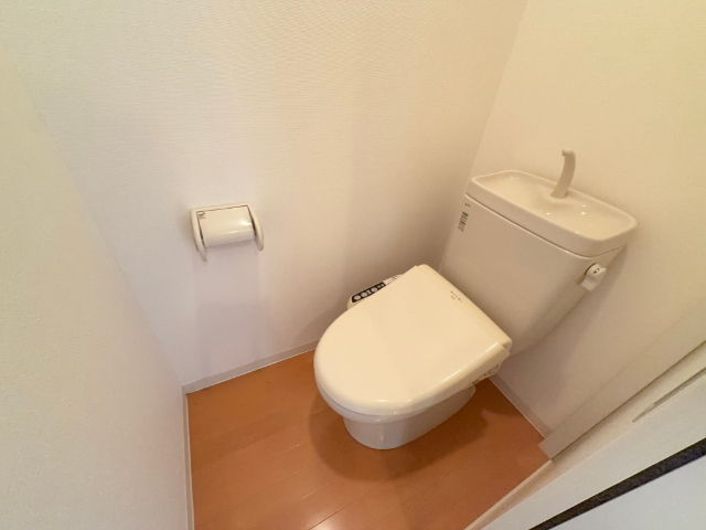 ����8