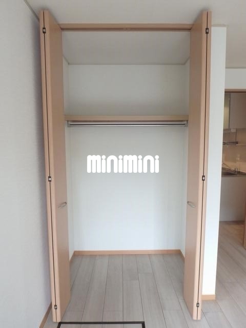 ����6