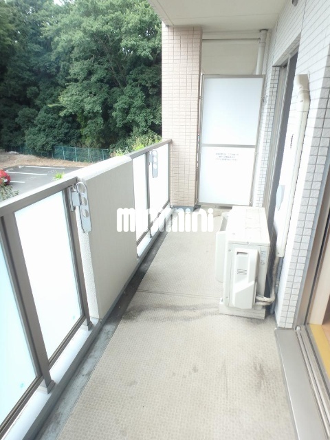 ����9