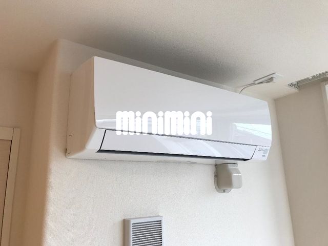 ����9