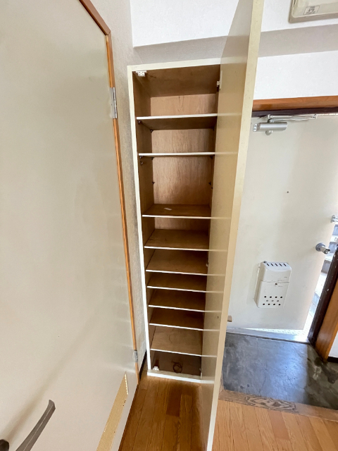 ����17