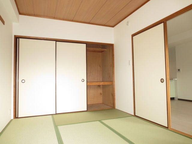 ����6