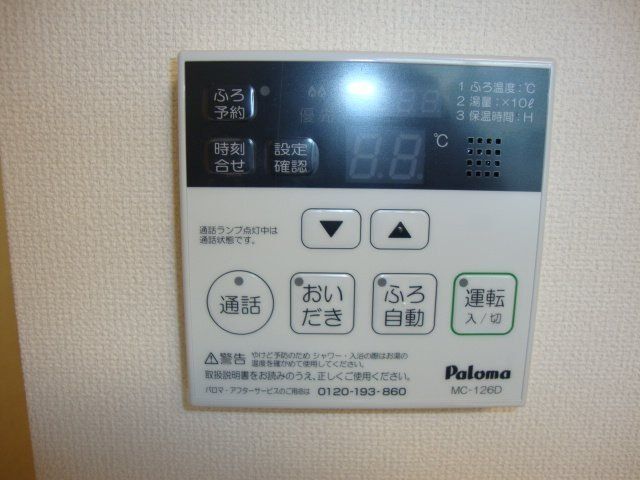 ����15