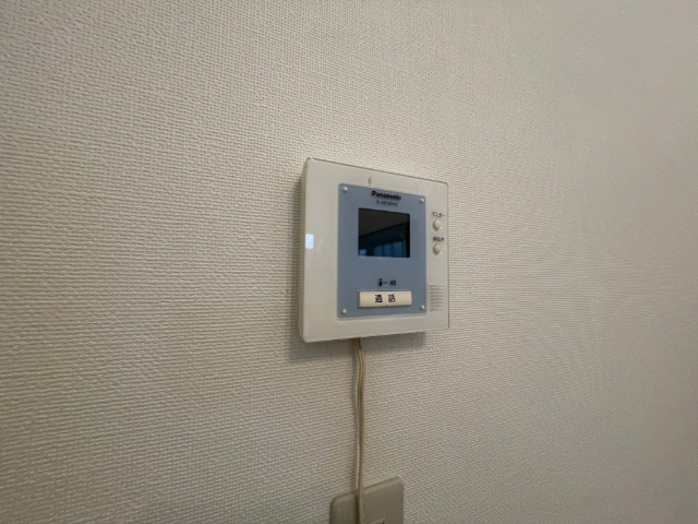 ����20