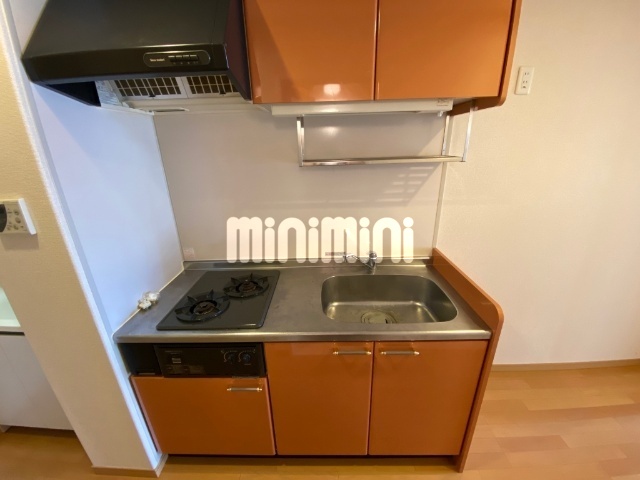����3