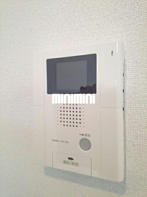 ����12