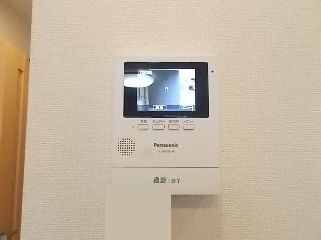 ����9