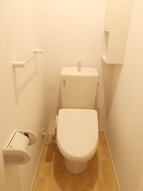 ����4