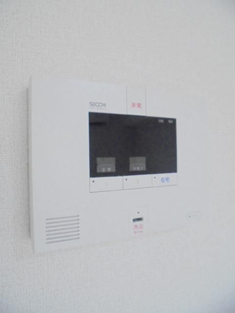 ����10