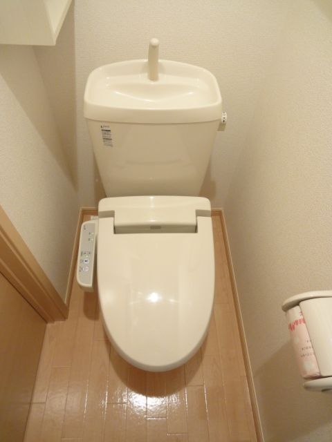 ����4